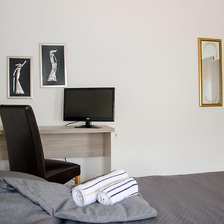 Guesthouse Unique サラエヴォ エクステリア 写真