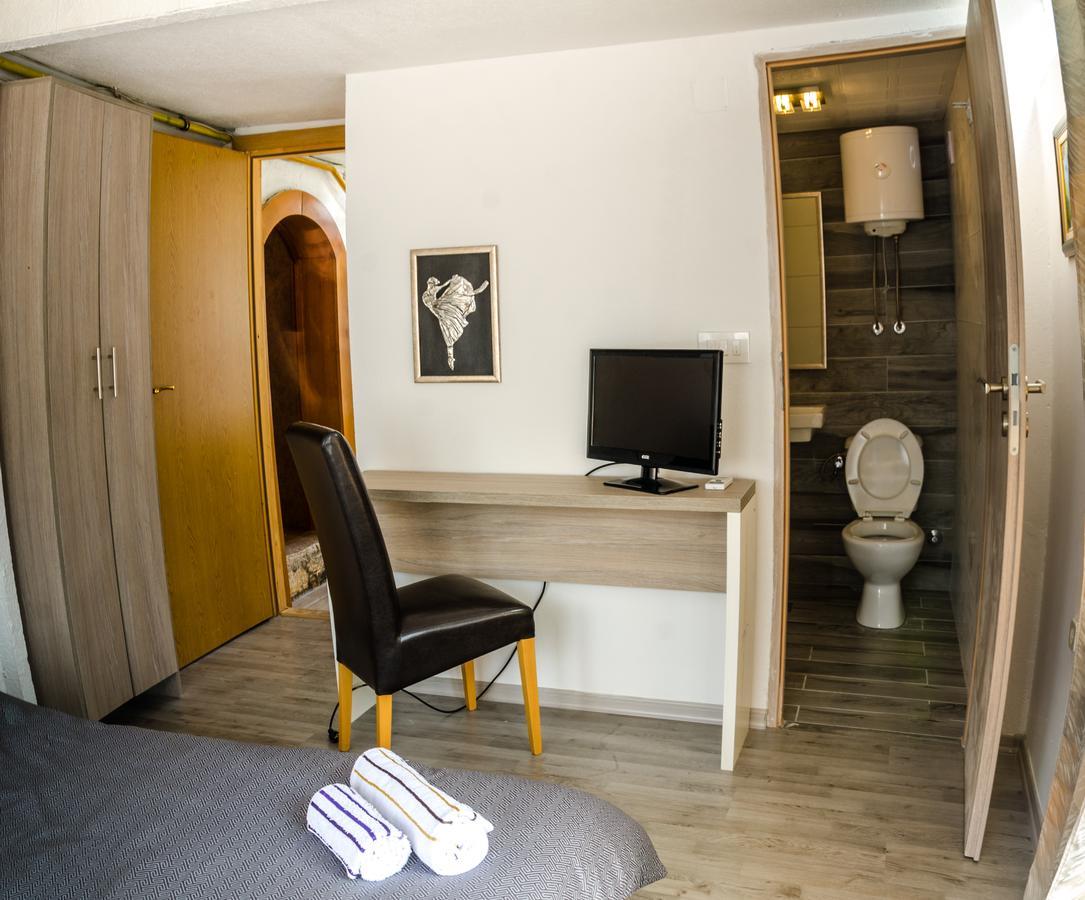 Guesthouse Unique サラエヴォ エクステリア 写真