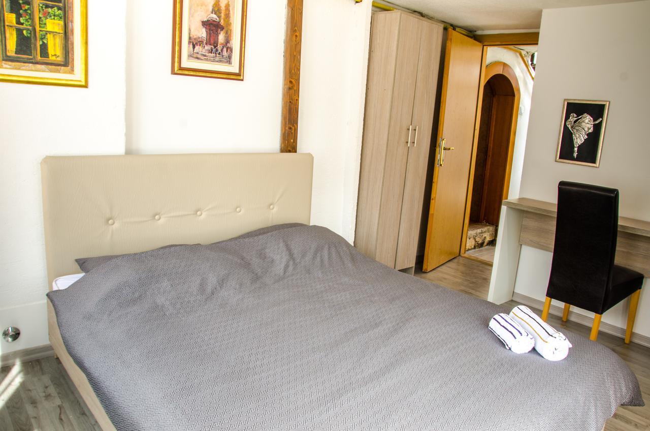 Guesthouse Unique サラエヴォ エクステリア 写真